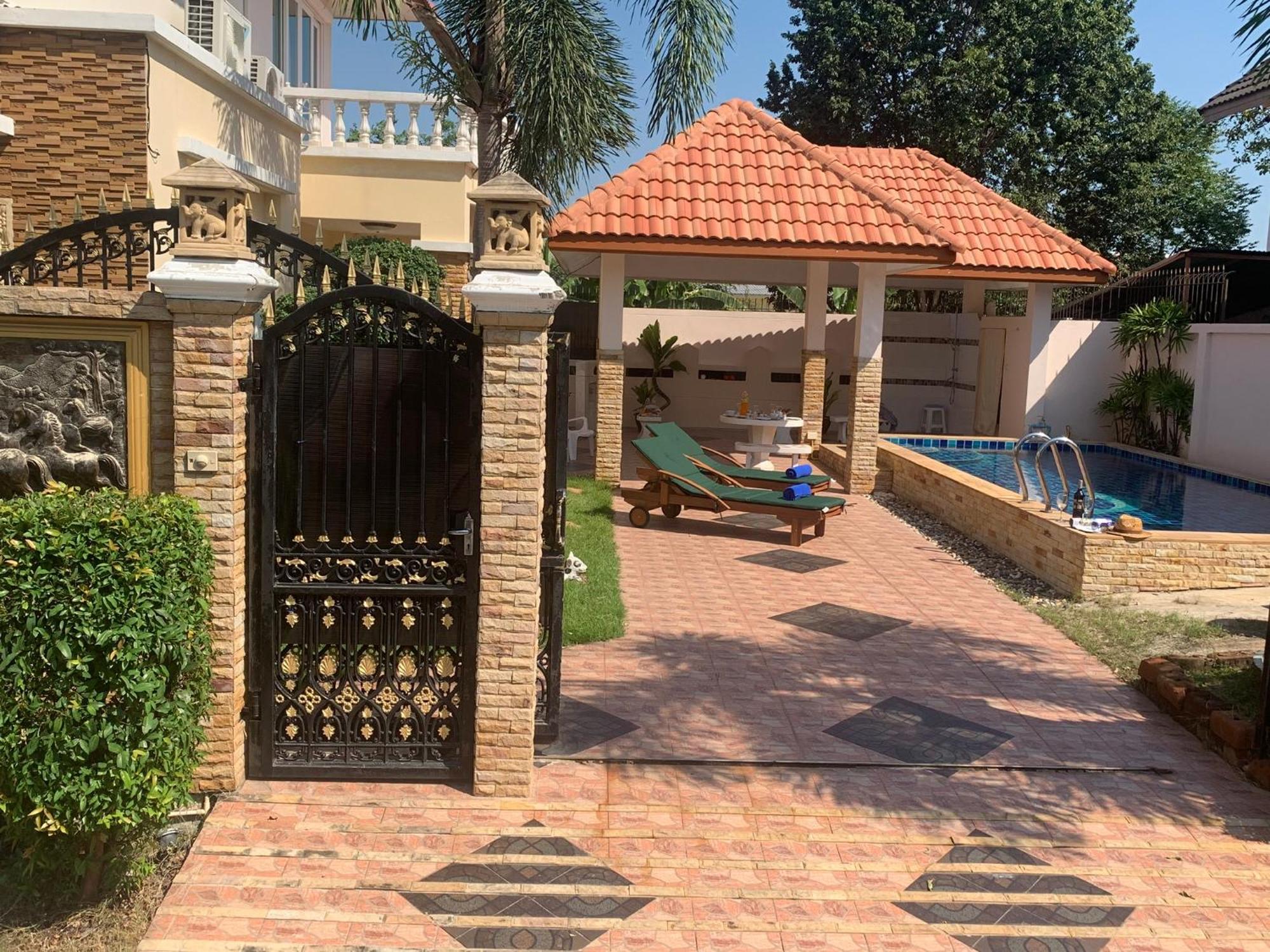 Yoch Pool Villa Pattaya ภายนอก รูปภาพ