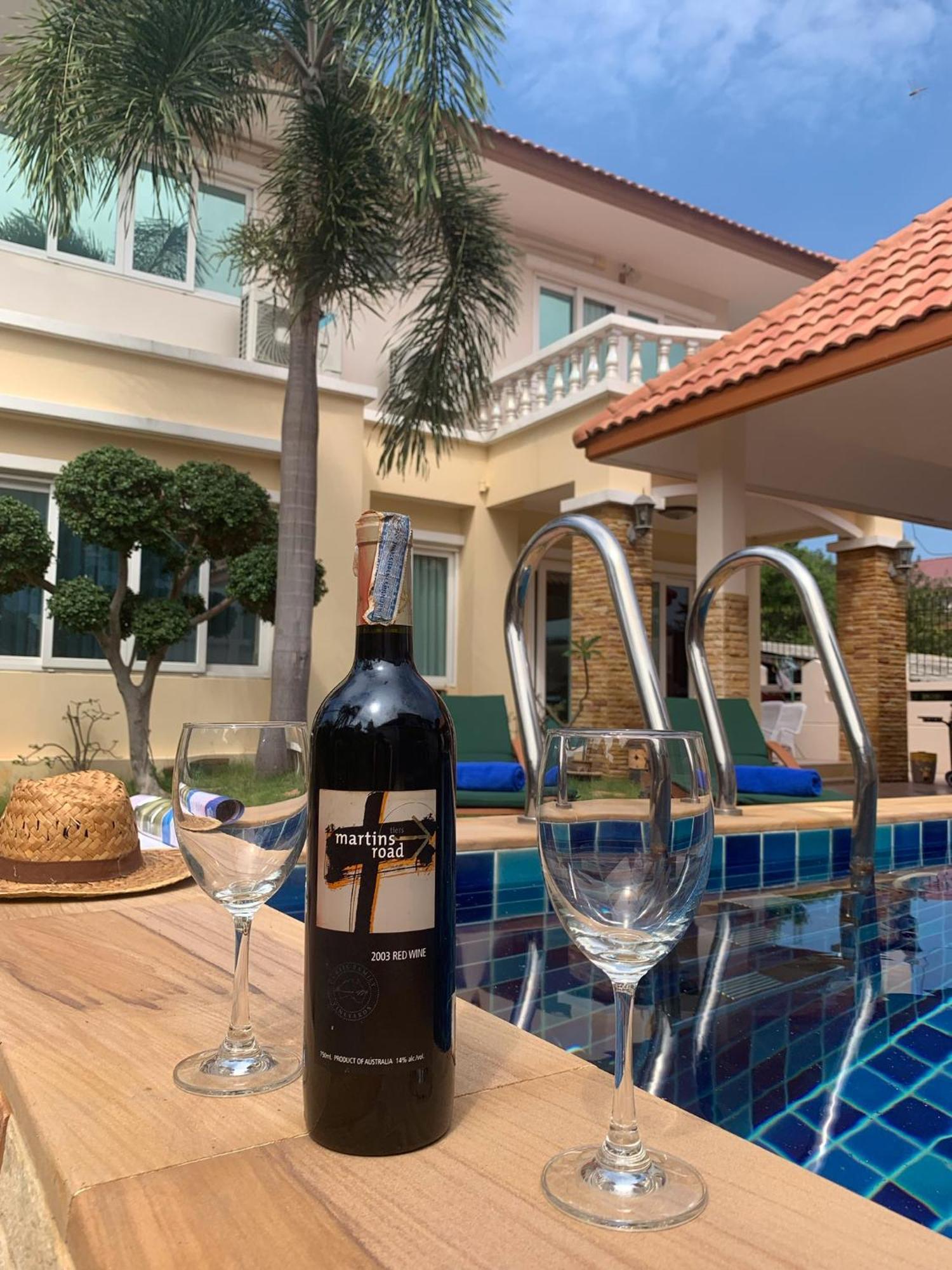 Yoch Pool Villa Pattaya ภายนอก รูปภาพ