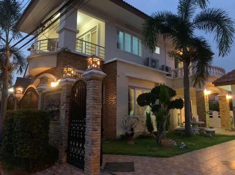 Yoch Pool Villa Pattaya ภายนอก รูปภาพ